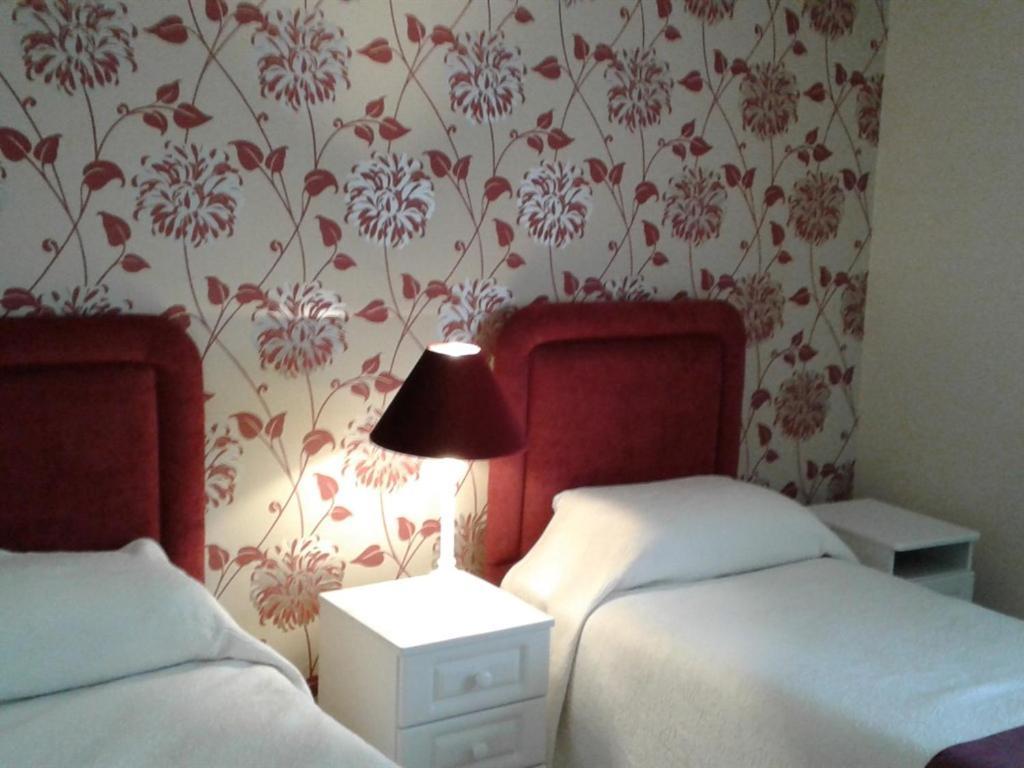 Hotel Clancys Of Glenfarne Extérieur photo