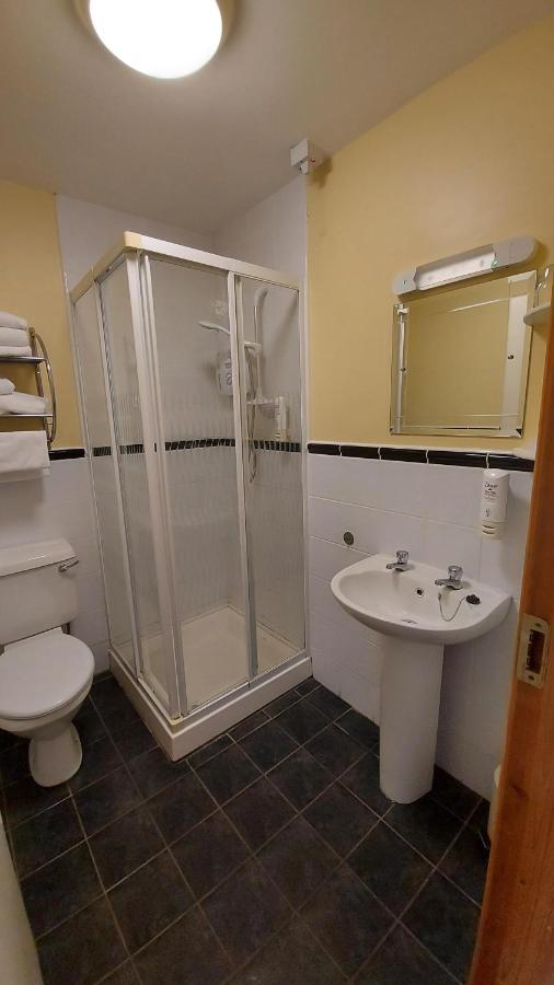 Hotel Clancys Of Glenfarne Extérieur photo